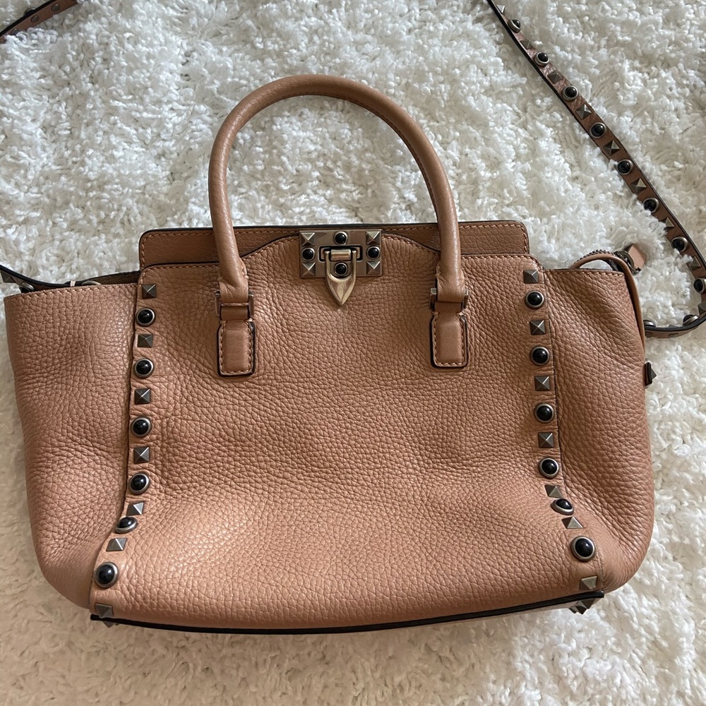 Valentino Garavani Rockstud Rolling trapeze tote